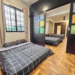 Corner Villa Tmn Daya Near Mount Austin Jb