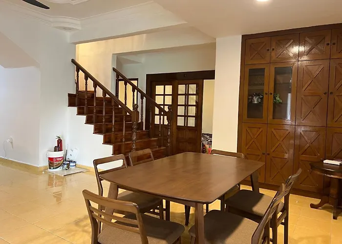 Corner Villa Tmn Daya Near Mount Austin Jb